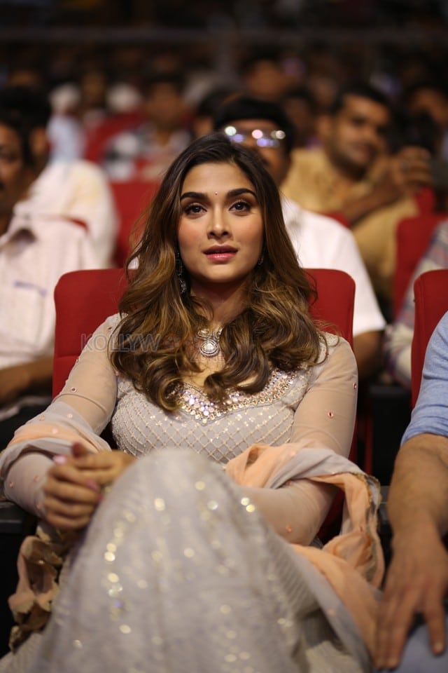 Actress Saiee Manjrekar at Arjun Son Of Vyjayanthi Movie Pre Release Event Photos 06