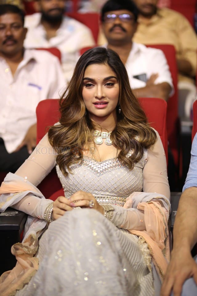 Actress Saiee Manjrekar at Arjun Son Of Vyjayanthi Movie Pre Release Event Photos 07