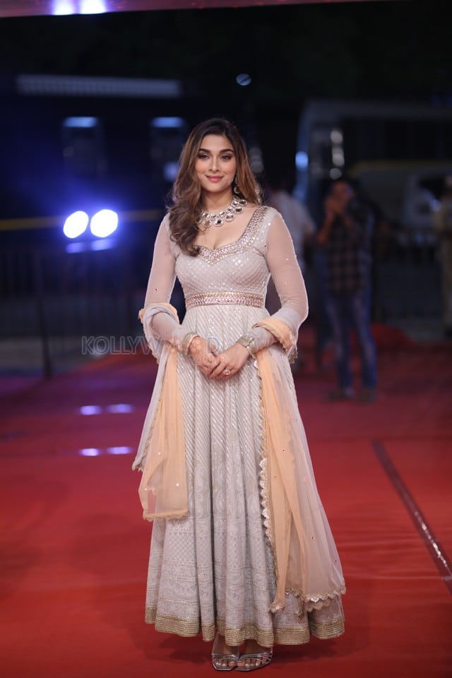 Actress Saiee Manjrekar at Arjun Son Of Vyjayanthi Movie Pre Release Event Photos 08