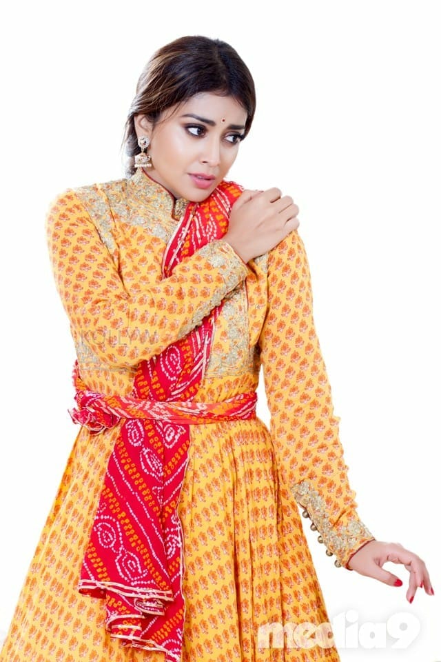 Actress Shriya Saran Dance Poses Photos