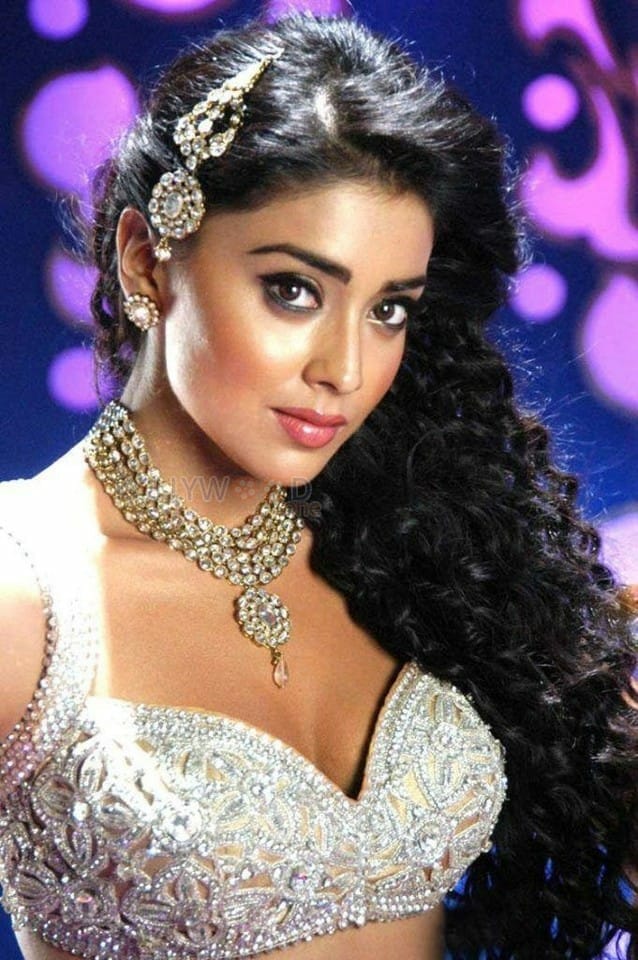 Actress Shriya Saran Glamorous Photos