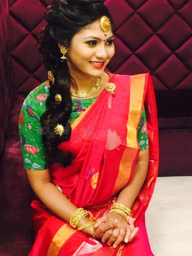 Actress Shruti Reddy Traditional Pictures