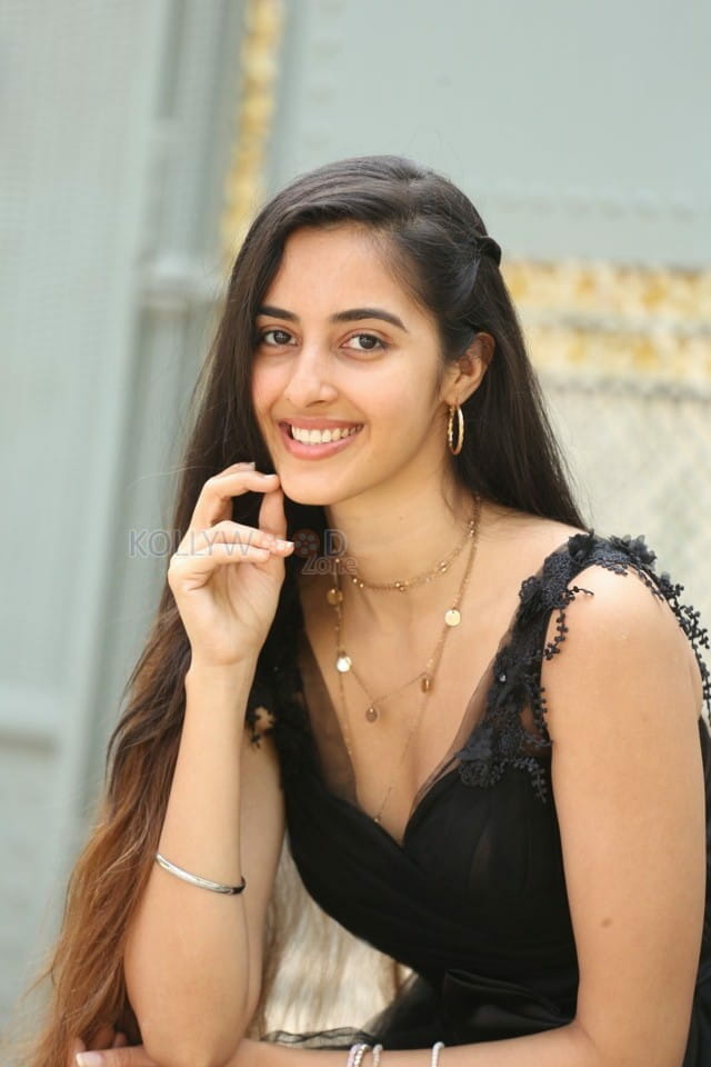 Actress Simrat Kaur Interview Pictures