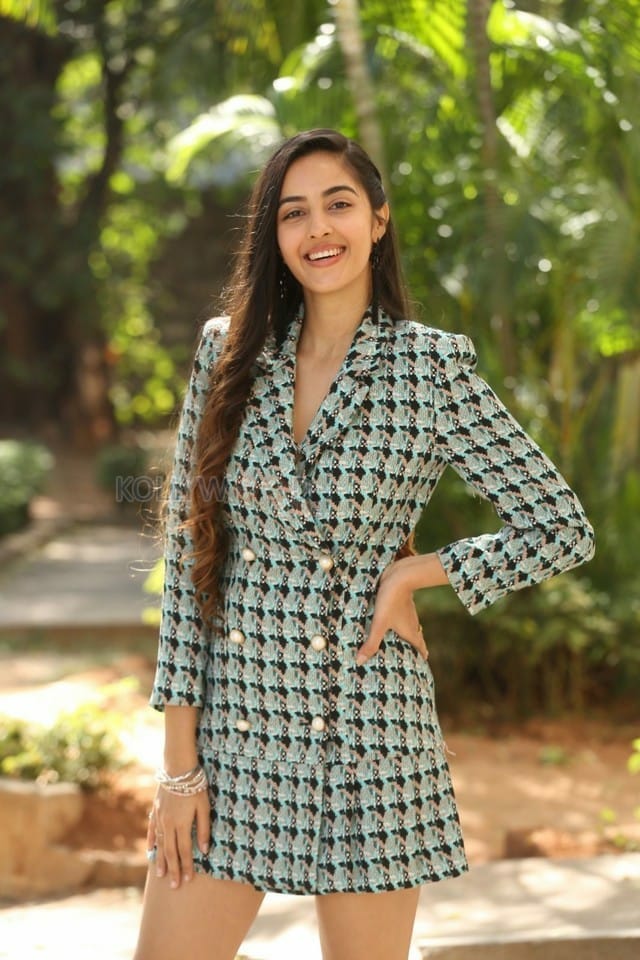 Actress Simrat Kaur Randhawa At Dirty Hari Movie Press Meet Pictures