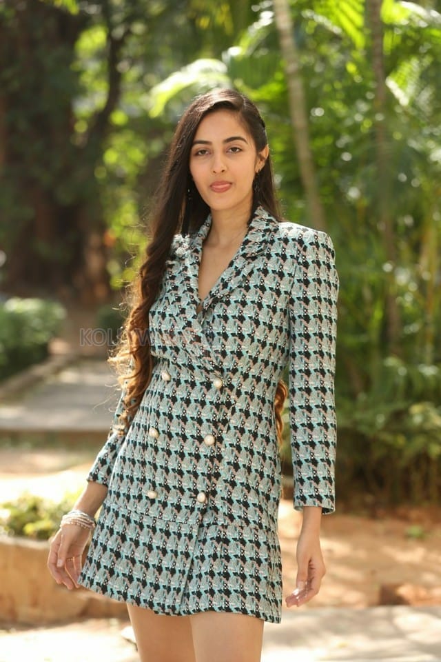 Actress Simrat Kaur Randhawa At Dirty Hari Movie Press Meet Pictures