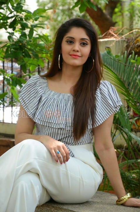 Actress Surabhi Latest Photos