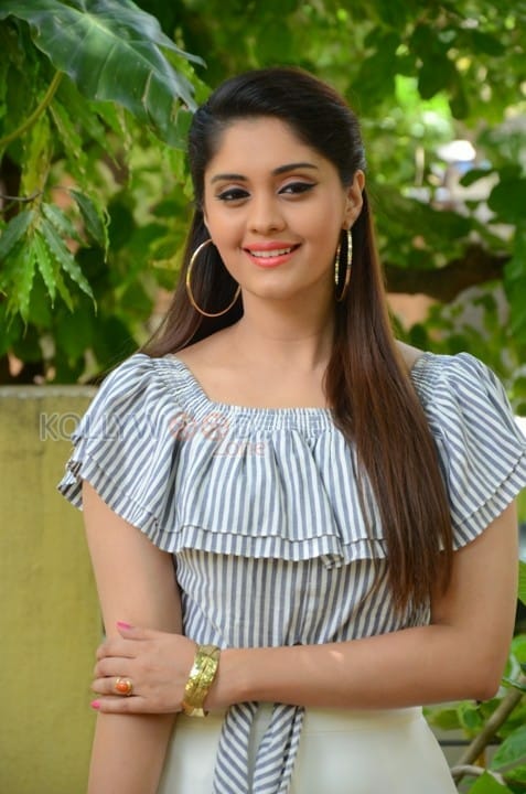 Actress Surabhi Latest Photos