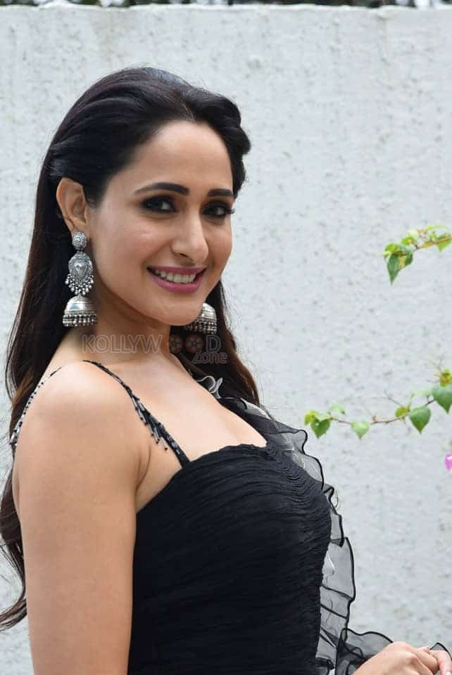 Akhanda Actress Pragya Jaiswal Latest Photoshoot Pictures 12