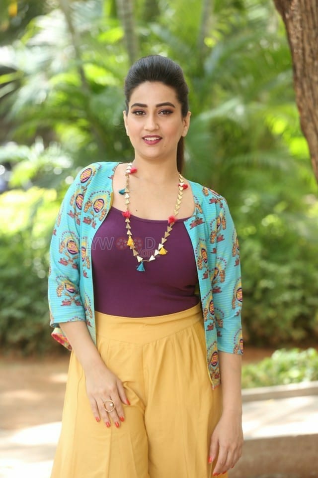 Anchor Manjusha At Monkeys Movie First Look Launch Photos