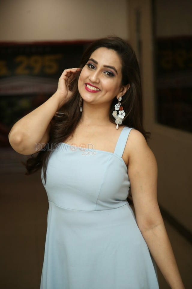 Anchor Manjusha At Edaina Jaragochu Movie Audio Launch Photos