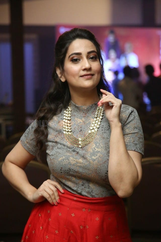 Anchor Manjusha At Oorantha Anukuntunnaru Pre release Event Photos