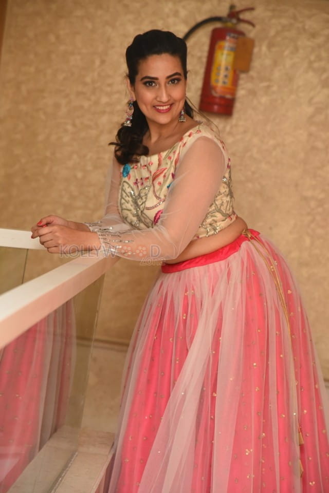 Anchor Manjusha At Pressure Cooker Movie Pre Release Event Stills