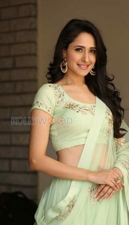 Beautiful Actress Pragya Jaiswal New Photos