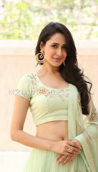 Beautiful Actress Pragya Jaiswal New Photos