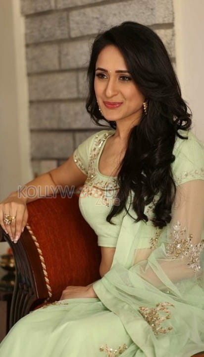 Beautiful Actress Pragya Jaiswal New Photos