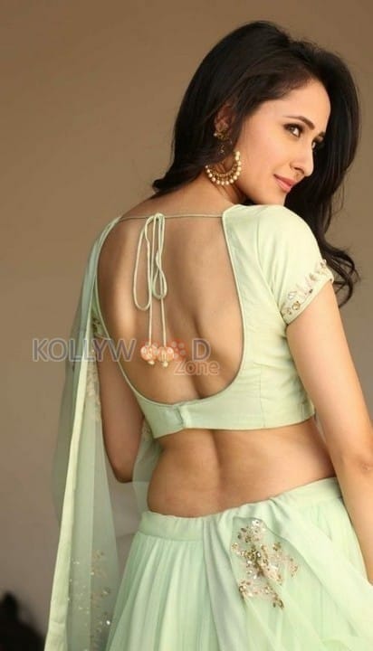 Beautiful Actress Pragya Jaiswal New Photos