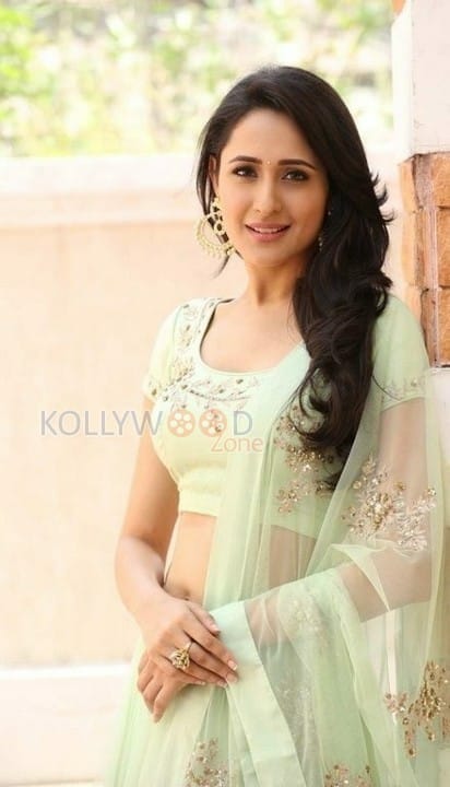 Beautiful Actress Pragya Jaiswal New Photos