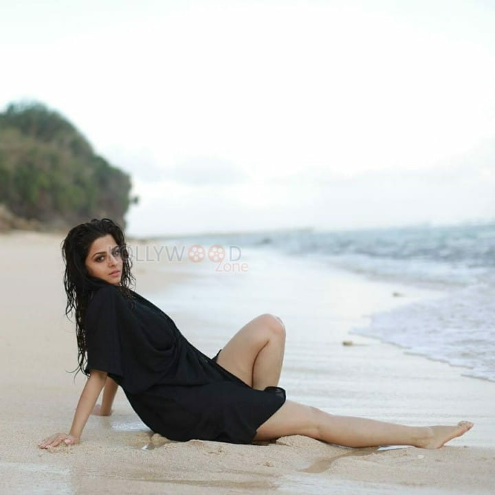 Beautiful Actress Vedhika Pictures