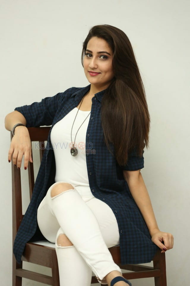 Beautiful Manjusha Photo Shoot Pictures