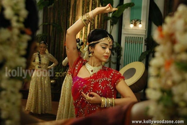 Beautiful Shriya Saran Chandra Movie Photos