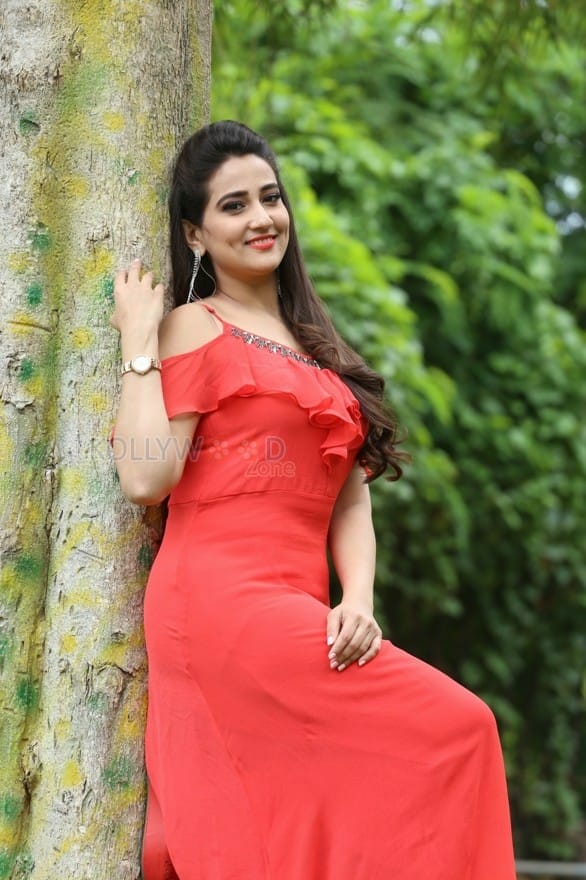 Beautiful Telugu Actress Manjusha Photoshoot Pictures