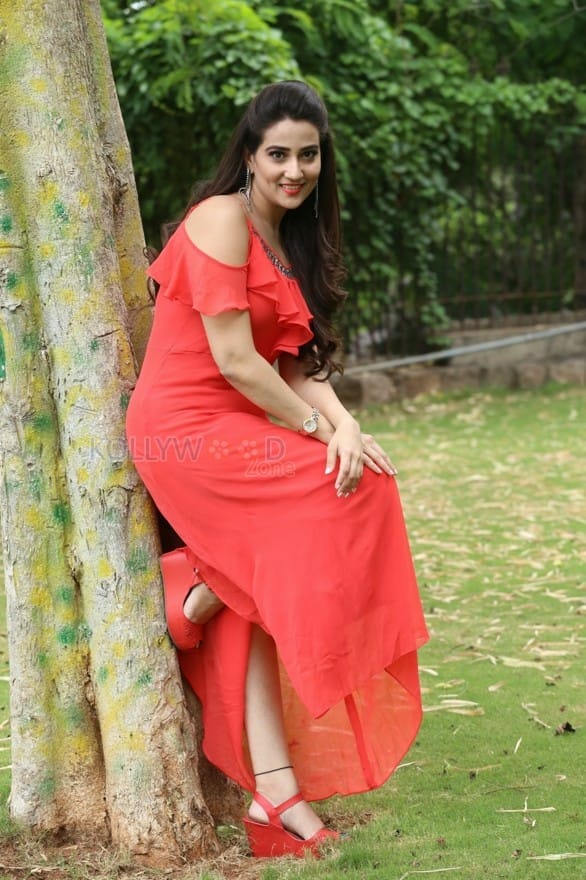 Beautiful Telugu Actress Manjusha Photoshoot Pictures