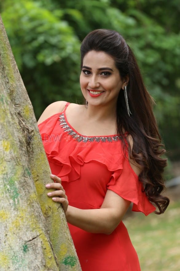 Beautiful Telugu Actress Manjusha Photoshoot Pictures