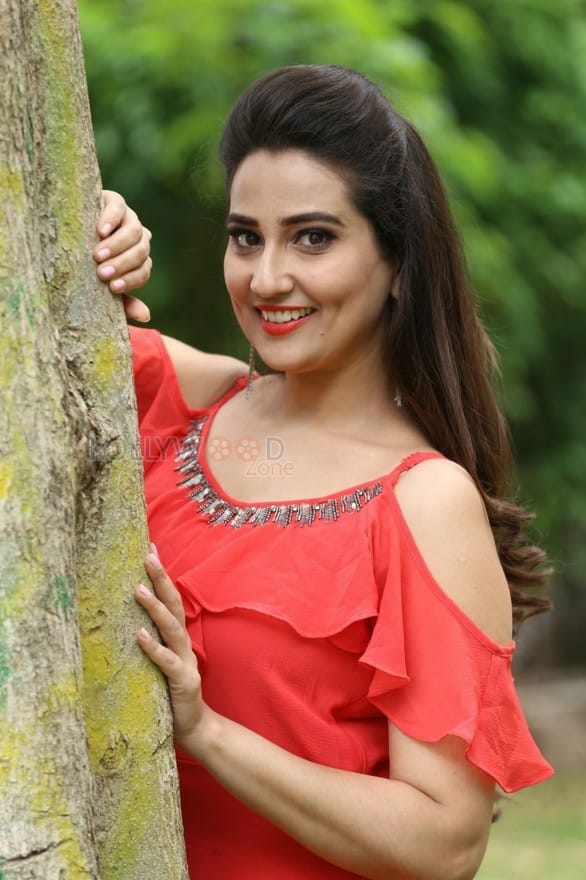 Beautiful Telugu Actress Manjusha Photoshoot Pictures