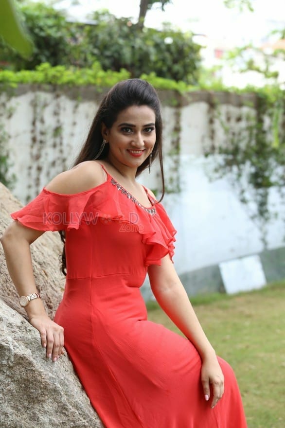 Beautiful Telugu Actress Manjusha Photoshoot Pictures