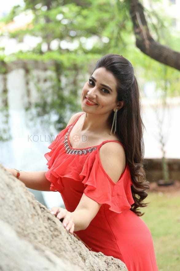 Beautiful Telugu Actress Manjusha Photoshoot Pictures