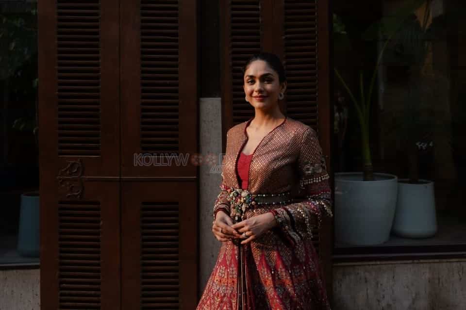 Cute Mrunal Thakur in a Floral Lehenga Photoshoot Stills 04