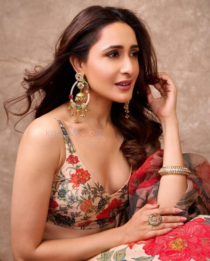 Desi Beauty Pragya Jaiswal in a Floral Lehenga Photos 03