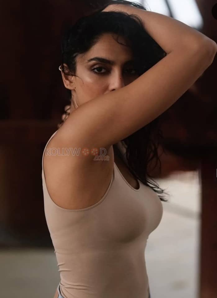 Enchanting Sobhita Dhulipala in a Beige Tank Top and Blue Denim Shorts Photos 01