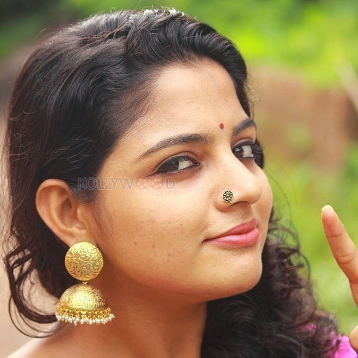 Gayatri Movie Heroine Nikhila Vimal Photos