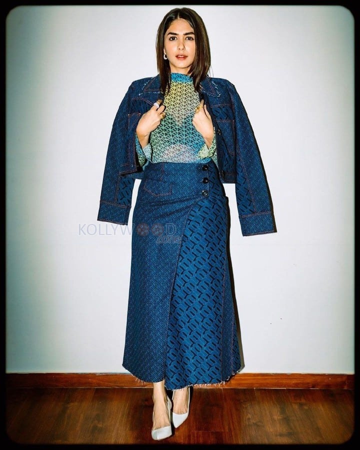 Glamorous Mrunal Thakur in a Blue Mesh Top with Matching Skirt Pictures 08
