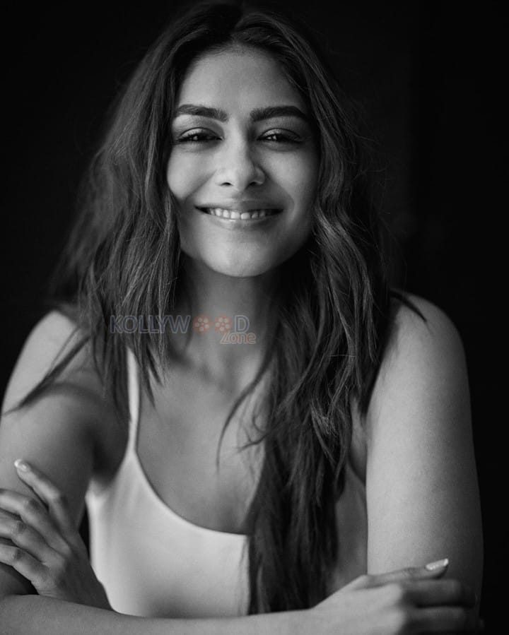 Graceful Bollywood actress Mrunal Thakur in a Monochrome Photoshoot Pictures 03