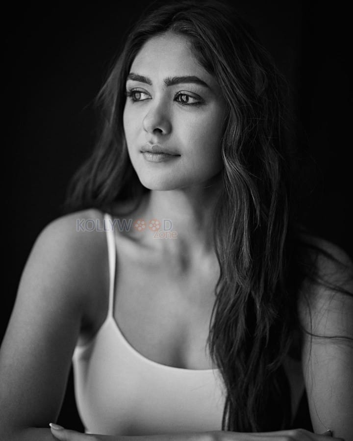 Graceful Bollywood actress Mrunal Thakur in a Monochrome Photoshoot Pictures 04