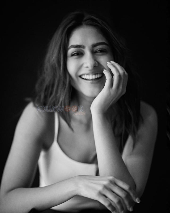 Graceful Bollywood actress Mrunal Thakur in a Monochrome Photoshoot Pictures 05