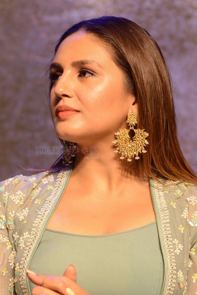 Kaala Movie Actress Huma Qureshi Photos