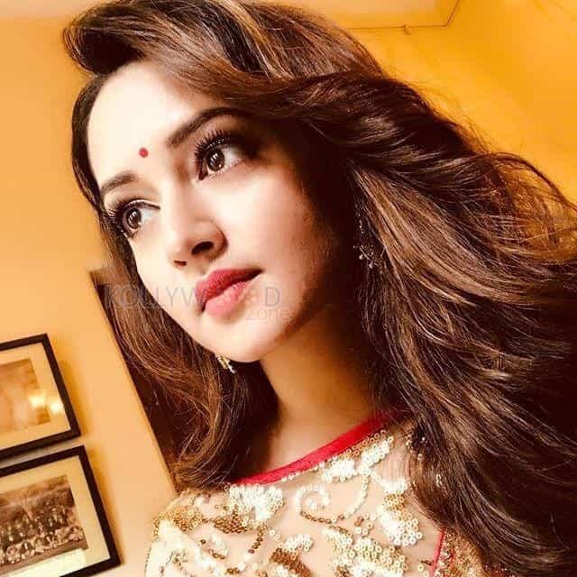 Kannada Actress Shanvi Srivastava Pictures