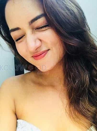 Kannada Actress Shanvi Srivastava Pictures