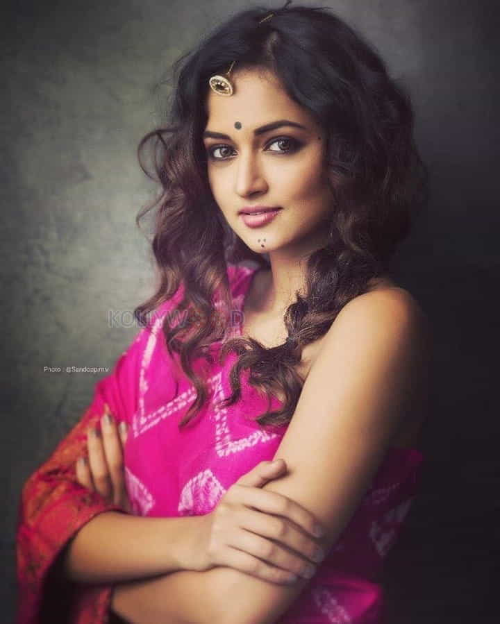 Kannada Actress Shanvi Srivastava Pictures