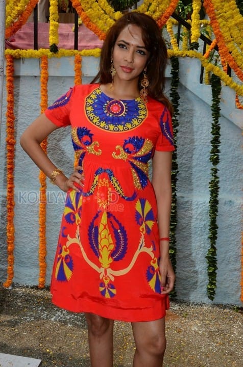 Manchu Lakshmi New Pictures