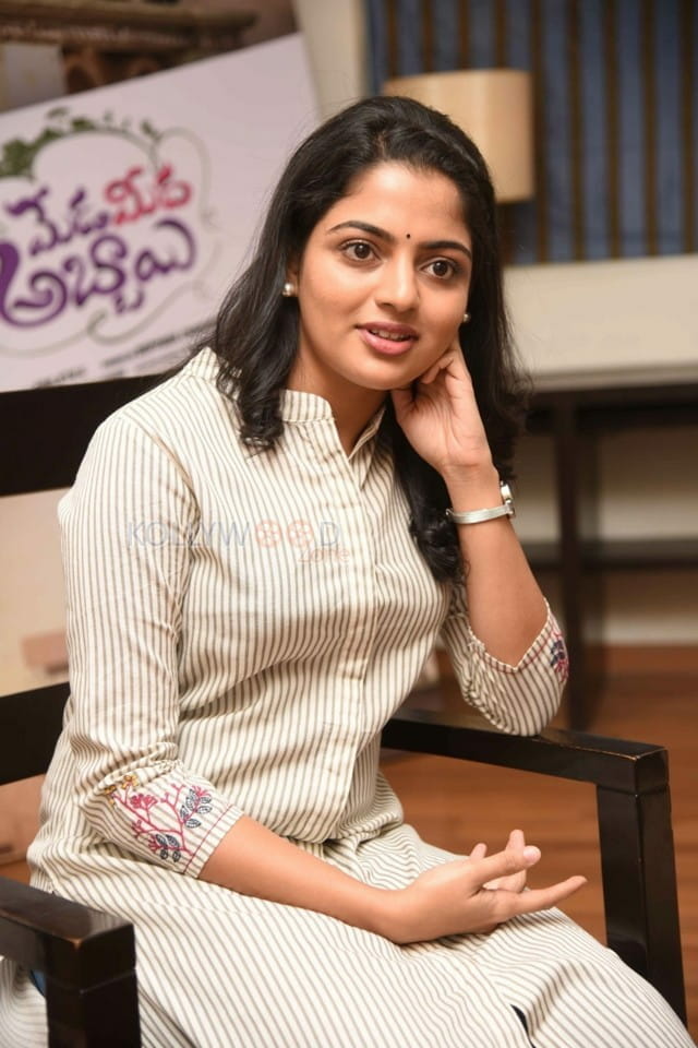 Meda Meeda Abbayi Movie Heroine Nikhila Vimal Photos