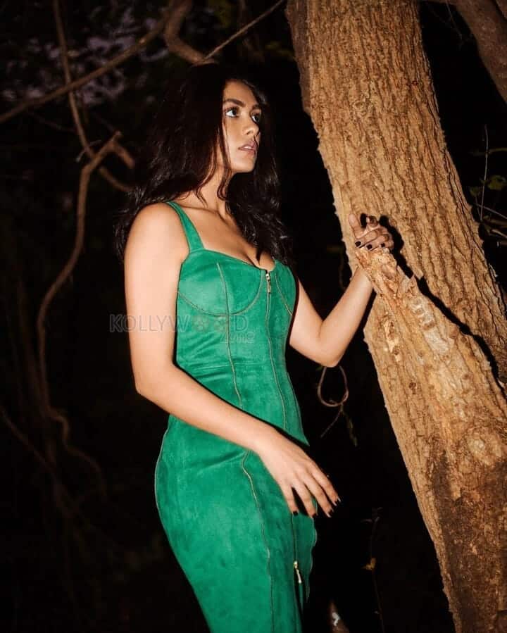 Mrunal Thakur Green Dress Pictures 03