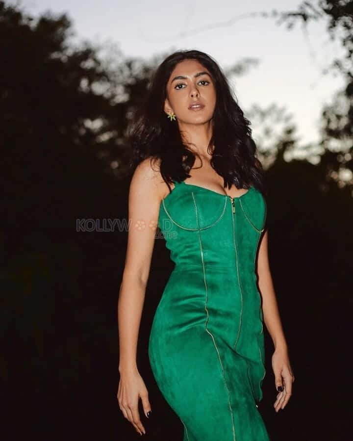 Mrunal Thakur Green Dress Pictures 05