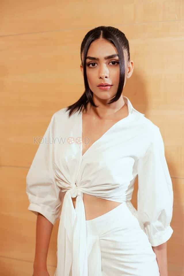 Pippa Movie Heroine Mrunal Thakur Stylish Photos 03