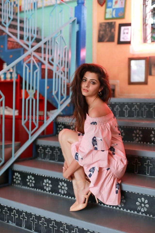 Pretty Actress Vedhika Latest Photoshoot