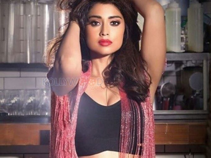 Sexy Shriya Saran Hot Photos