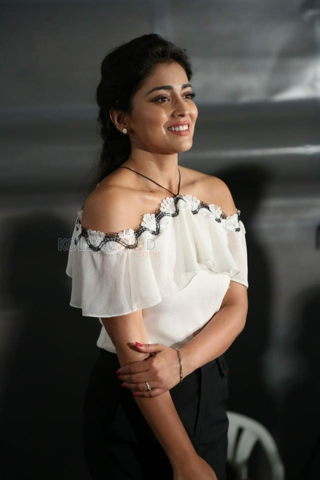 Shriya Saran At Veera Bhoga Vasantha Rayalu Trailer Launch Photos